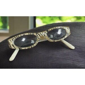 NEW A.J. Morgan Girls Kids Sunglasses Retro Cat's Eye Zebra Tiger Striped